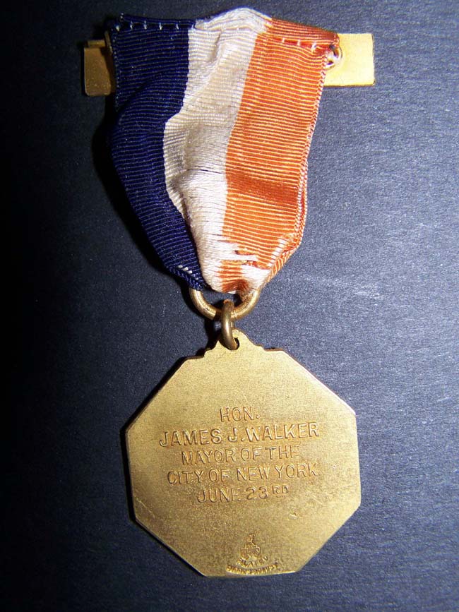 A Highly Rare and Important Richard E. Byrd Mayor's Official Reception Gold Medal dated 1926 — image 4